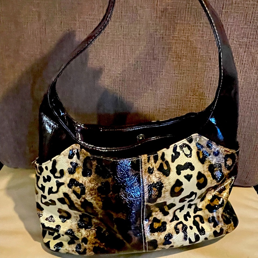 Shot strap purse/brown-black leopard print